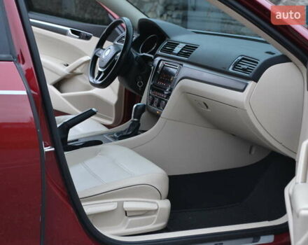 Красный Фольксваген Пассат, объемом двигателя 2 л и пробегом 144 тыс. км за 12999 $, фото 30 на Automoto.ua