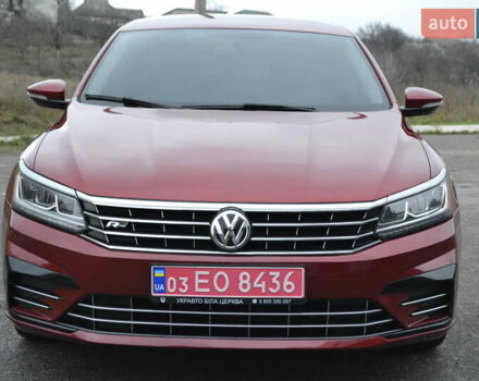 Красный Фольксваген Пассат, объемом двигателя 2 л и пробегом 144 тыс. км за 12999 $, фото 9 на Automoto.ua