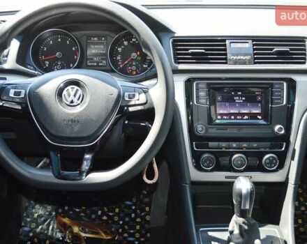 Красный Фольксваген Пассат, объемом двигателя 2 л и пробегом 170 тыс. км за 12900 $, фото 36 на Automoto.ua