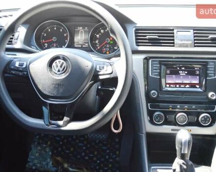 Красный Фольксваген Пассат, объемом двигателя 2 л и пробегом 170 тыс. км за 12900 $, фото 35 на Automoto.ua