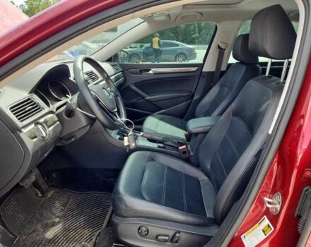 Красный Фольксваген Пассат, объемом двигателя 2 л и пробегом 125 тыс. км за 2000 $, фото 6 на Automoto.ua