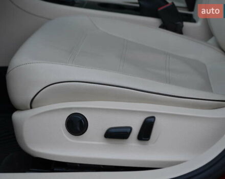 Красный Фольксваген Пассат, объемом двигателя 2 л и пробегом 144 тыс. км за 12999 $, фото 27 на Automoto.ua