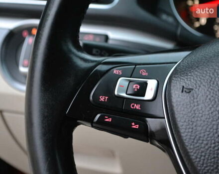 Красный Фольксваген Пассат, объемом двигателя 2 л и пробегом 144 тыс. км за 12999 $, фото 58 на Automoto.ua