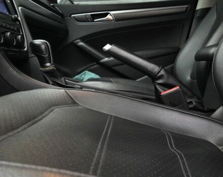 Червоний Фольксваген Пассат, об'ємом двигуна 2 л та пробігом 175 тис. км за 14500 $, фото 17 на Automoto.ua