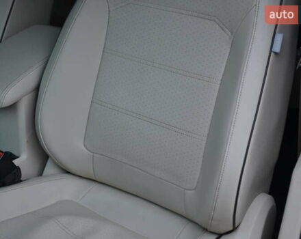 Красный Фольксваген Пассат, объемом двигателя 2 л и пробегом 144 тыс. км за 12999 $, фото 28 на Automoto.ua