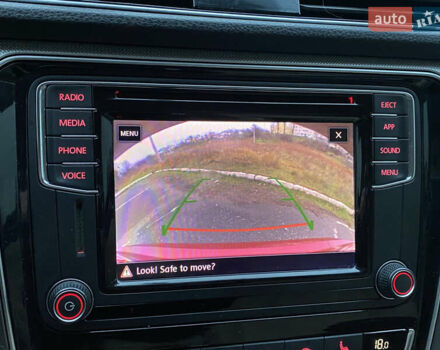 Красный Фольксваген Пассат, объемом двигателя 2 л и пробегом 144 тыс. км за 12999 $, фото 61 на Automoto.ua