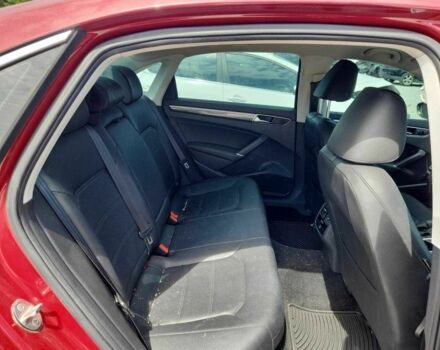 Красный Фольксваген Пассат, объемом двигателя 2 л и пробегом 125 тыс. км за 2000 $, фото 9 на Automoto.ua