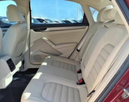 Красный Фольксваген Пассат, объемом двигателя 2 л и пробегом 48 тыс. км за 12100 $, фото 10 на Automoto.ua