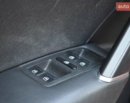 Красный Фольксваген Пассат, объемом двигателя 2 л и пробегом 170 тыс. км за 12900 $, фото 29 на Automoto.ua