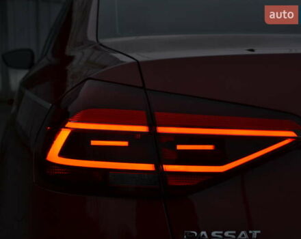 Красный Фольксваген Пассат, объемом двигателя 2 л и пробегом 144 тыс. км за 12999 $, фото 19 на Automoto.ua