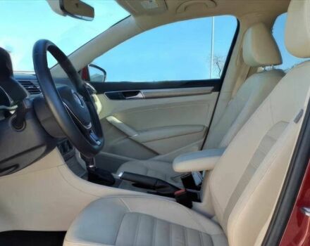 Красный Фольксваген Пассат, объемом двигателя 2 л и пробегом 48 тыс. км за 12100 $, фото 8 на Automoto.ua