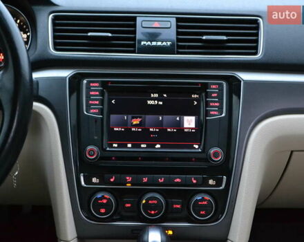 Красный Фольксваген Пассат, объемом двигателя 2 л и пробегом 144 тыс. км за 12999 $, фото 42 на Automoto.ua