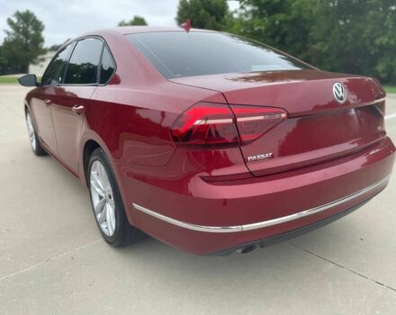 Красный Фольксваген Пассат, объемом двигателя 2 л и пробегом 33 тыс. км за 8700 $, фото 4 на Automoto.ua