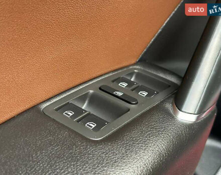 Красный Фольксваген Пассат, объемом двигателя 1.98 л и пробегом 95 тыс. км за 19900 $, фото 17 на Automoto.ua