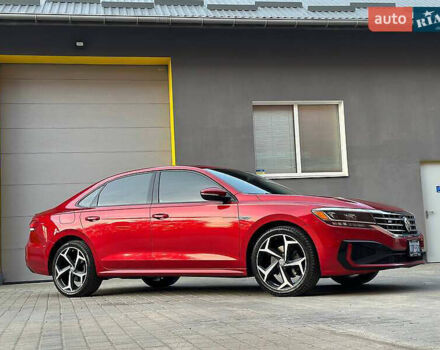 Красный Фольксваген Пассат, объемом двигателя 1.98 л и пробегом 95 тыс. км за 19900 $, фото 5 на Automoto.ua