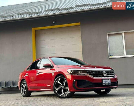Красный Фольксваген Пассат, объемом двигателя 1.98 л и пробегом 95 тыс. км за 19900 $, фото 1 на Automoto.ua