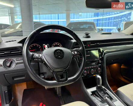 Красный Фольксваген Пассат, объемом двигателя 1.98 л и пробегом 65 тыс. км за 19500 $, фото 1 на Automoto.ua