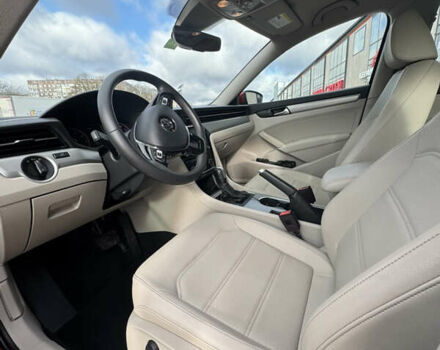 Красный Фольксваген Пассат, объемом двигателя 1.98 л и пробегом 70 тыс. км за 22800 $, фото 12 на Automoto.ua