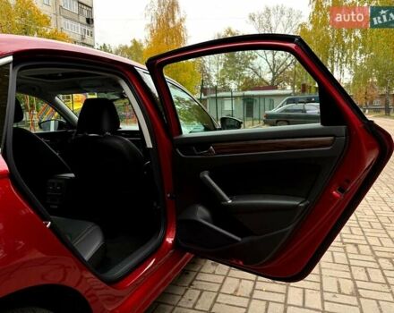 Фольксваген Пассат 2021 у Ромнах на Automoto.ua Червоний Фольксваген Пассат, об'ємом двигуна 1.98 л та пробігом 43 тис. км за 21600 $, фото 12 на Automoto.ua