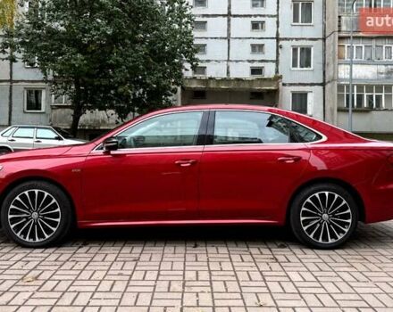 Фольксваген Пассат 2021 у Ромнах на Automoto.ua Червоний Фольксваген Пассат, об'ємом двигуна 1.98 л та пробігом 43 тис. км за 21600 $, фото 5 на Automoto.ua