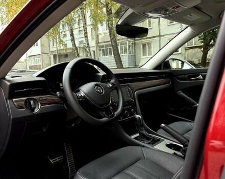 Фольксваген Пассат 2021 у Ромнах на Automoto.ua Червоний Фольксваген Пассат, об'ємом двигуна 1.98 л та пробігом 43 тис. км за 21600 $, фото 20 на Automoto.ua