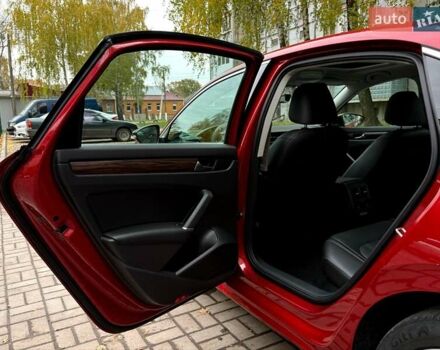Фольксваген Пассат 2021 у Ромнах на Automoto.ua Червоний Фольксваген Пассат, об'ємом двигуна 1.98 л та пробігом 43 тис. км за 21600 $, фото 10 на Automoto.ua
