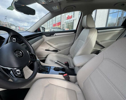 Красный Фольксваген Пассат, объемом двигателя 1.98 л и пробегом 70 тыс. км за 22800 $, фото 24 на Automoto.ua