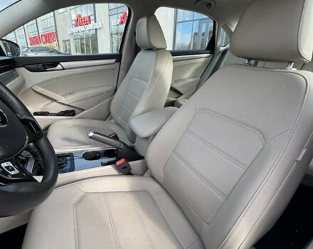 Красный Фольксваген Пассат, объемом двигателя 1.98 л и пробегом 70 тыс. км за 22800 $, фото 21 на Automoto.ua