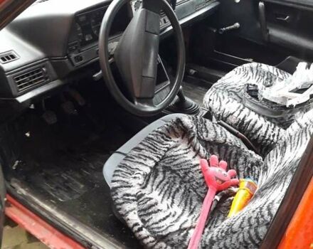 Красный Фольксваген Пассат, объемом двигателя 1.6 л и пробегом 127 тыс. км за 1400 $, фото 3 на Automoto.ua