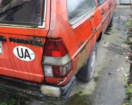 Красный Фольксваген Пассат, объемом двигателя 1.6 л и пробегом 127 тыс. км за 1400 $, фото 2 на Automoto.ua