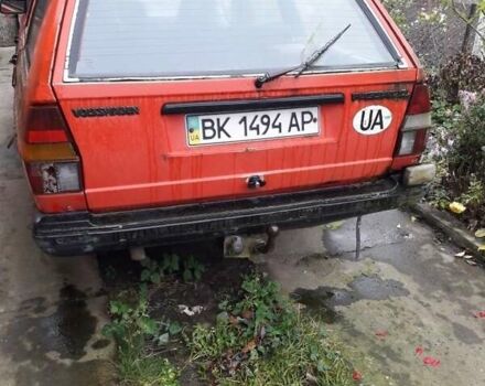 Красный Фольксваген Пассат, объемом двигателя 1.6 л и пробегом 127 тыс. км за 1400 $, фото 1 на Automoto.ua