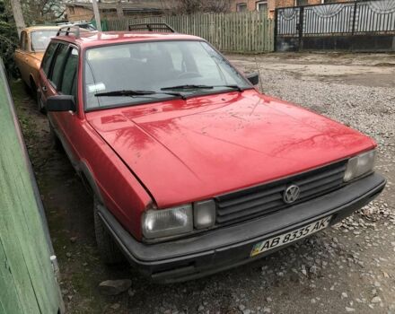 Червоний Фольксваген Пассат, об'ємом двигуна 1.8 л та пробігом 190 тис. км за 1600 $, фото 2 на Automoto.ua