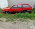 Красный Фольксваген Пассат, объемом двигателя 1.3 л и пробегом 300 тыс. км за 601 $, фото 4 на Automoto.ua