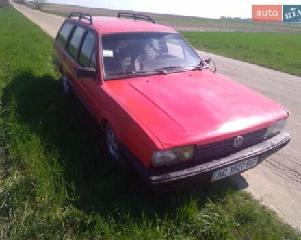 Красный Фольксваген Пассат, объемом двигателя 1.6 л и пробегом 400 тыс. км за 458 $, фото 2 на Automoto.ua