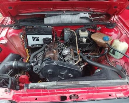 Красный Фольксваген Пассат, объемом двигателя 1.6 л и пробегом 333 тыс. км за 2300 $, фото 1 на Automoto.ua