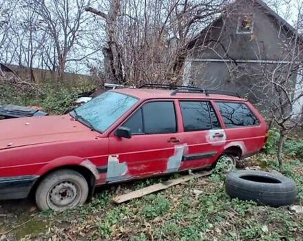 Красный Фольксваген Пассат, объемом двигателя 1.8 л и пробегом 100 тыс. км за 600 $, фото 1 на Automoto.ua
