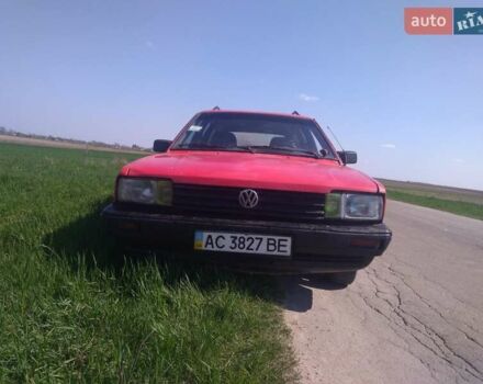 Красный Фольксваген Пассат, объемом двигателя 1.6 л и пробегом 400 тыс. км за 458 $, фото 1 на Automoto.ua