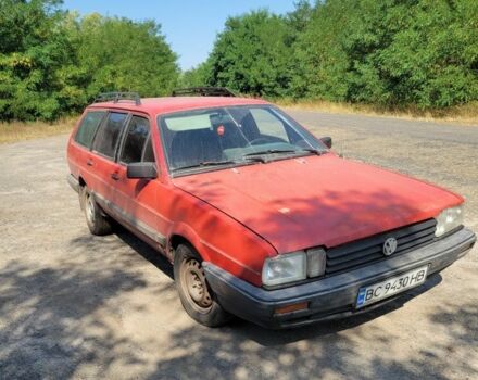 Червоний Фольксваген Пассат, об'ємом двигуна 1.6 л та пробігом 300 тис. км за 650 $, фото 1 на Automoto.ua