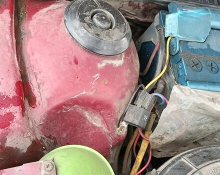 Червоний Фольксваген Пассат, об'ємом двигуна 1.6 л та пробігом 354 тис. км за 1499 $, фото 2 на Automoto.ua