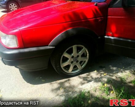 Красный Фольксваген Пассат, объемом двигателя 1.8 л и пробегом 413 тыс. км за 3200 $, фото 2 на Automoto.ua