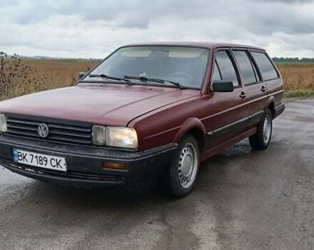 Красный Фольксваген Пассат, объемом двигателя 1.6 л и пробегом 345 тыс. км за 1499 $, фото 4 на Automoto.ua