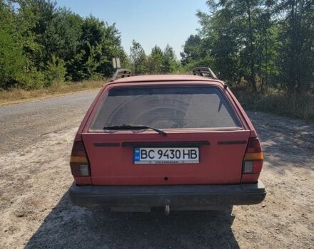 Червоний Фольксваген Пассат, об'ємом двигуна 1.6 л та пробігом 300 тис. км за 650 $, фото 3 на Automoto.ua