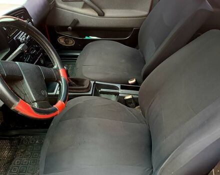 Червоний Фольксваген Пассат, об'ємом двигуна 1.8 л та пробігом 340 тис. км за 1800 $, фото 6 на Automoto.ua