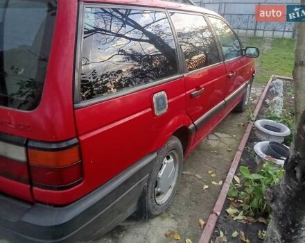 Красный Фольксваген Пассат, объемом двигателя 1.6 л и пробегом 258 тыс. км за 1150 $, фото 3 на Automoto.ua