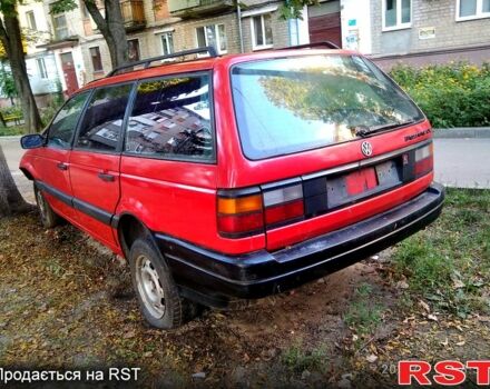 Червоний Фольксваген Пассат, об'ємом двигуна 1.8 л та пробігом 300 тис. км за 500 $, фото 4 на Automoto.ua