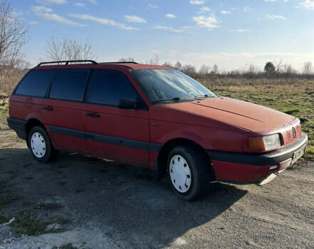 Красный Фольксваген Пассат, объемом двигателя 1.8 л и пробегом 430 тыс. км за 900 $, фото 3 на Automoto.ua