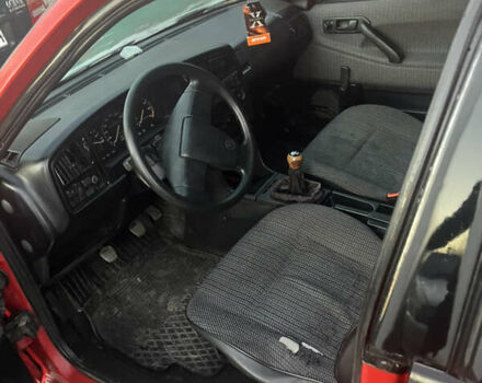 Красный Фольксваген Пассат, объемом двигателя 1.8 л и пробегом 200 тыс. км за 1250 $, фото 6 на Automoto.ua