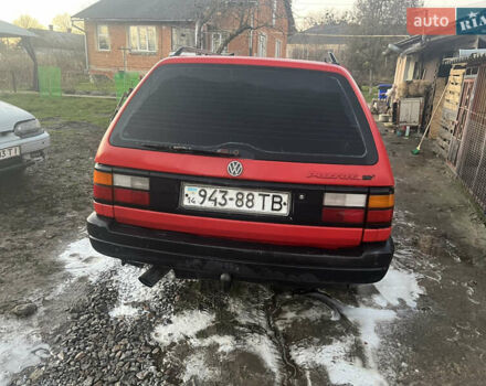 Красный Фольксваген Пассат, объемом двигателя 1.8 л и пробегом 200 тыс. км за 1250 $, фото 3 на Automoto.ua