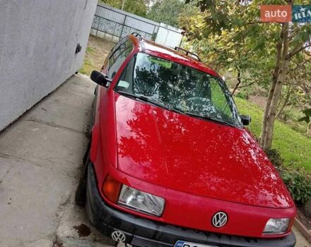 Красный Фольксваген Пассат, объемом двигателя 1.6 л и пробегом 258 тыс. км за 1150 $, фото 4 на Automoto.ua