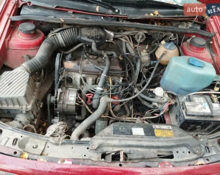 Красный Фольксваген Пассат, объемом двигателя 1.78 л и пробегом 431 тыс. км за 1600 $, фото 4 на Automoto.ua